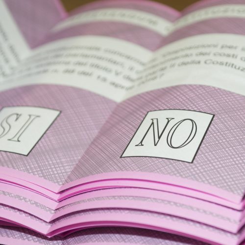 Turin,,Italy-december,4,,2016:,Constitutional,Referendum,To,Change,The,Italian